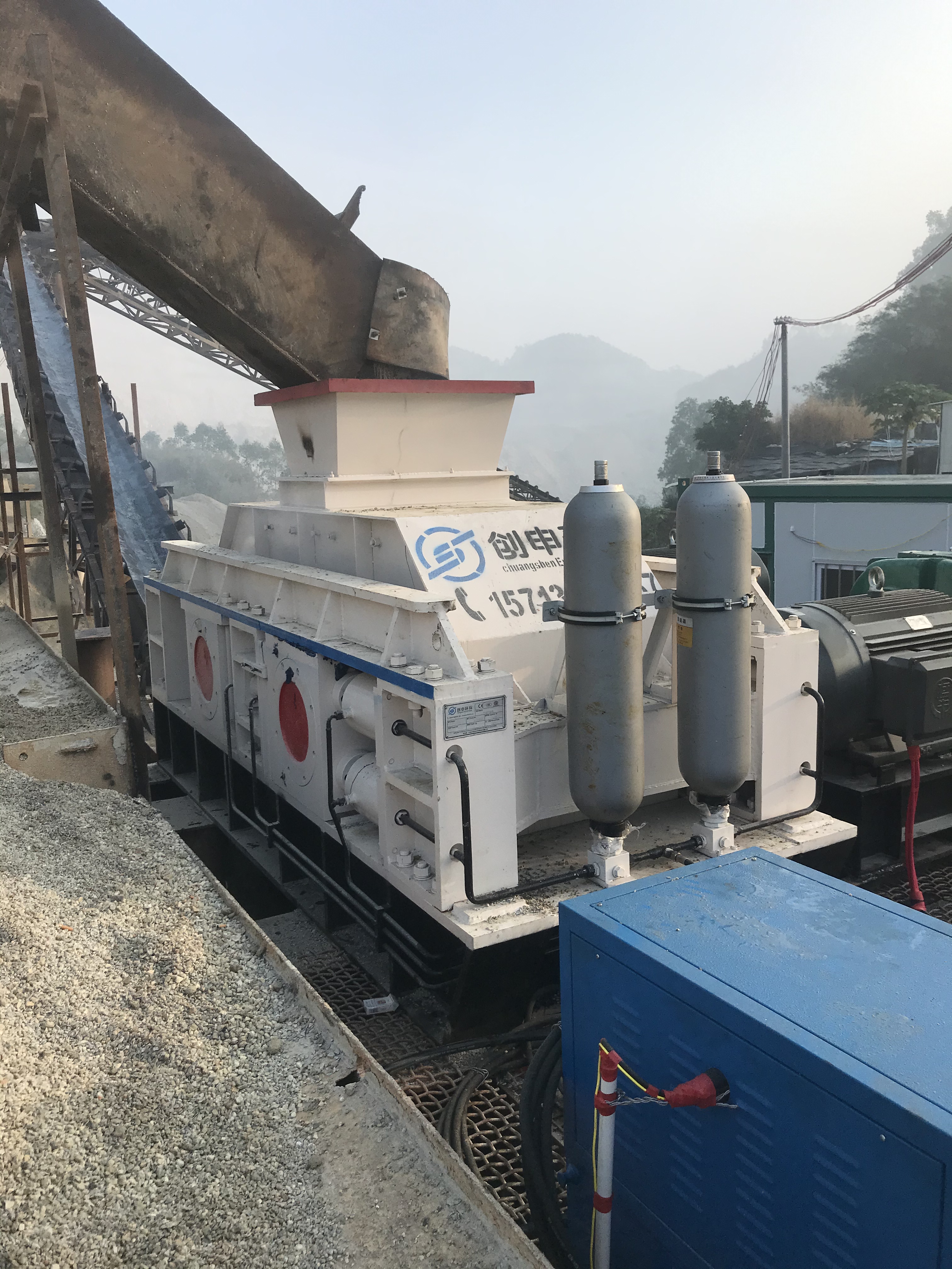 1510對(duì)輥制砂機(jī)多少錢